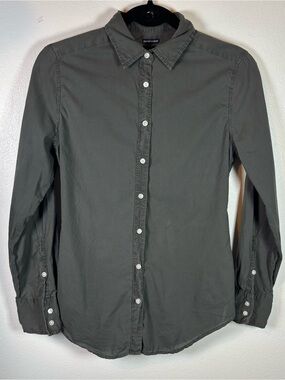Island Company Saltwater Shirt Women’s Button-Down Shirt in Dark Gray